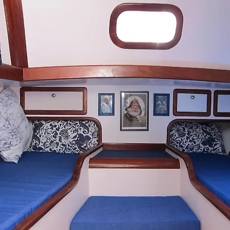 Vientos Del Sur Botel