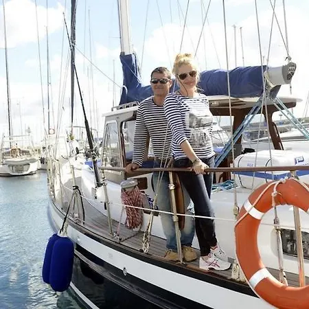 Vientos Del Sur Botel
